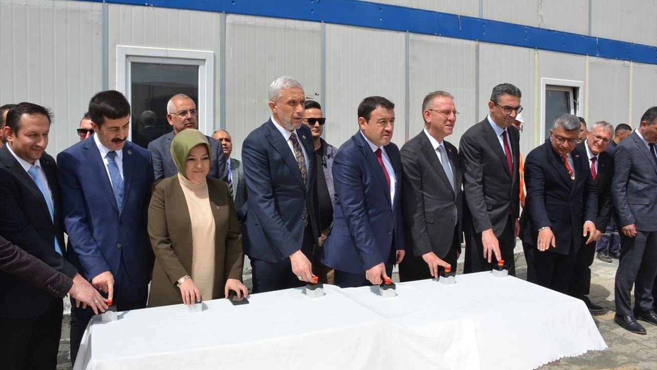 Kütahya'da Tavşanlı Devlet Hastanesi Ek Binasının Temeli Atıldı