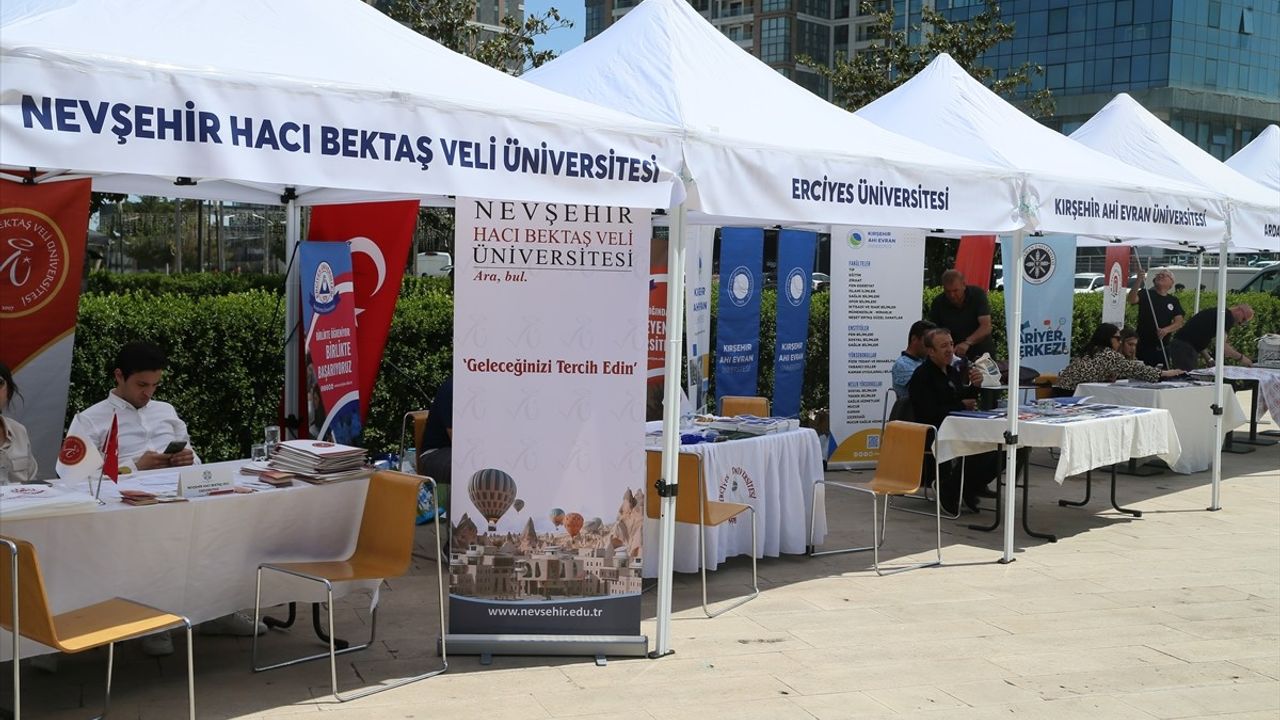 Malatya'da Üniversite Tanıtım Fuarı Düzenlendi