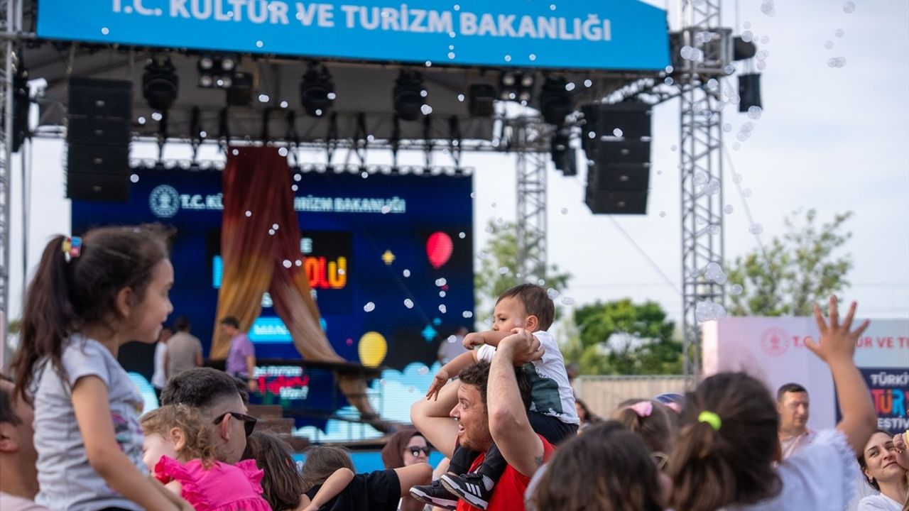 Manisa'da Türkiye Kültür Yolu Festivali Yoğun İlgi Görüyor