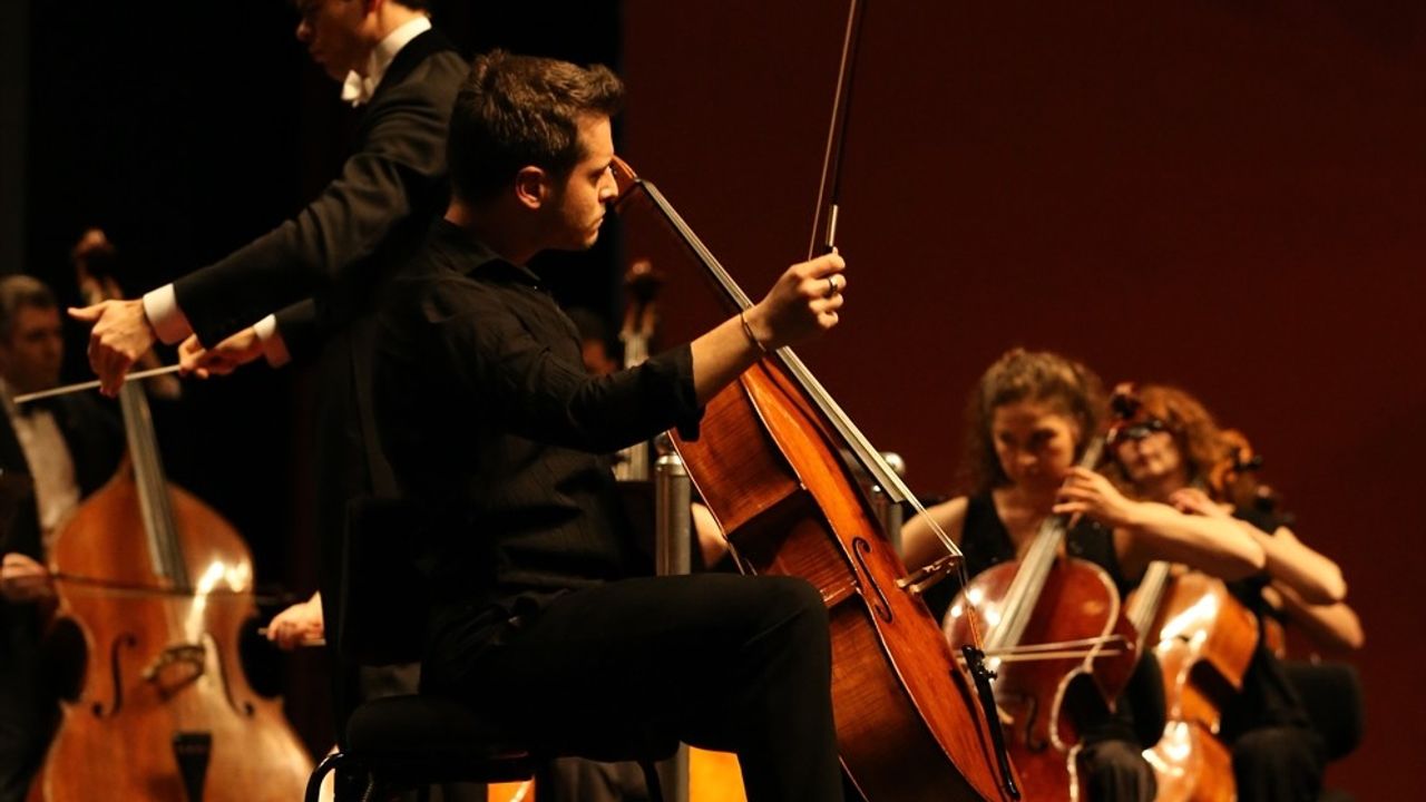 Maximilian Cem Haberstock, Eskişehir'de Senfoni Orkestrası ile Konser Verdi