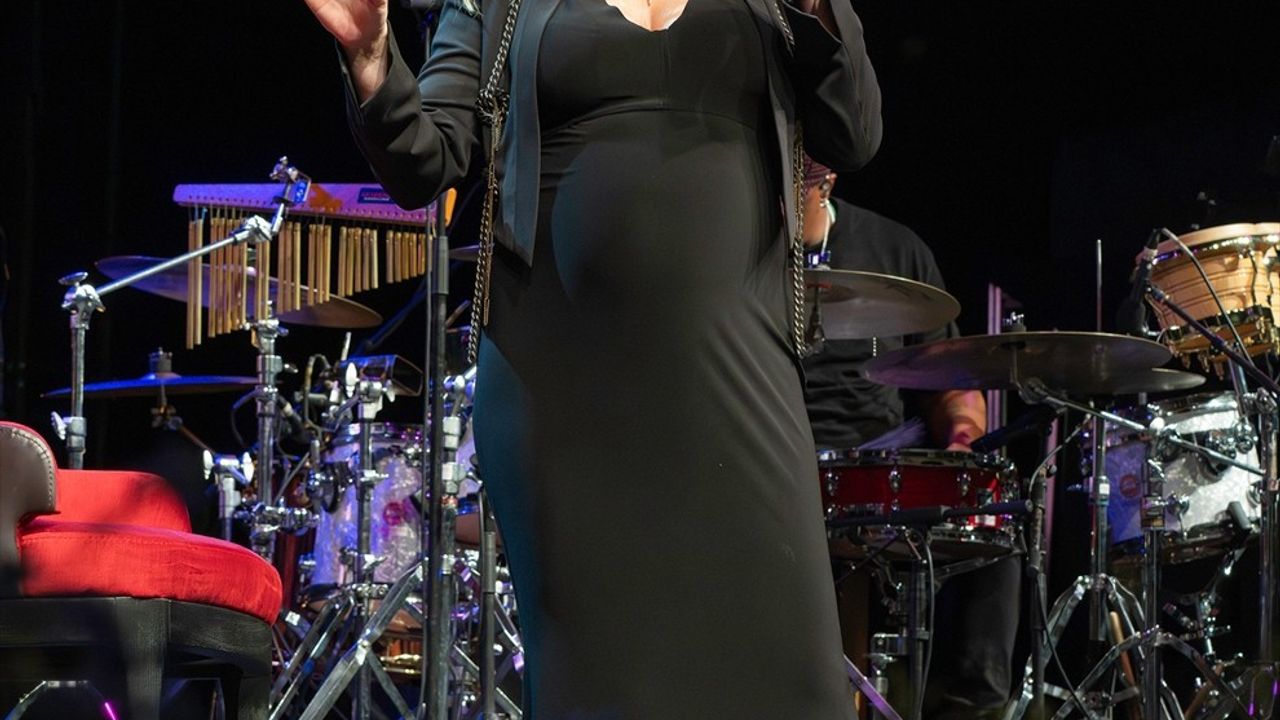Melody Gardot, Antalya Akra Caz Festivali'nde Sahne Aldı