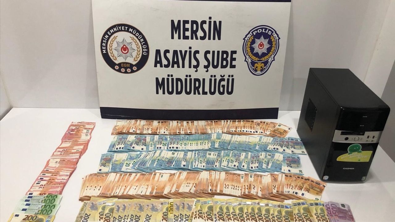 Mersin'de Almanları Dolandıran 10 Şüpheli Yakalandı