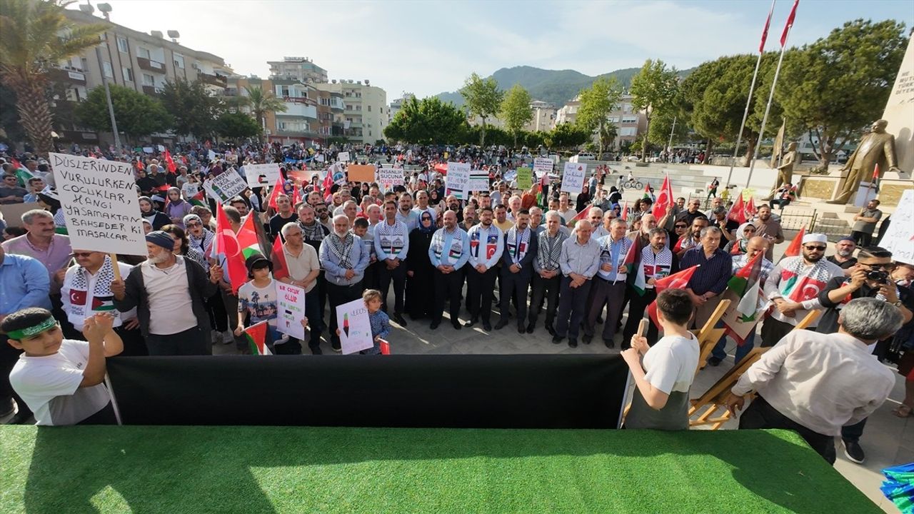 Mersin'de Filistin'e Destek Yürüyüşü Gerçekleştirildi
