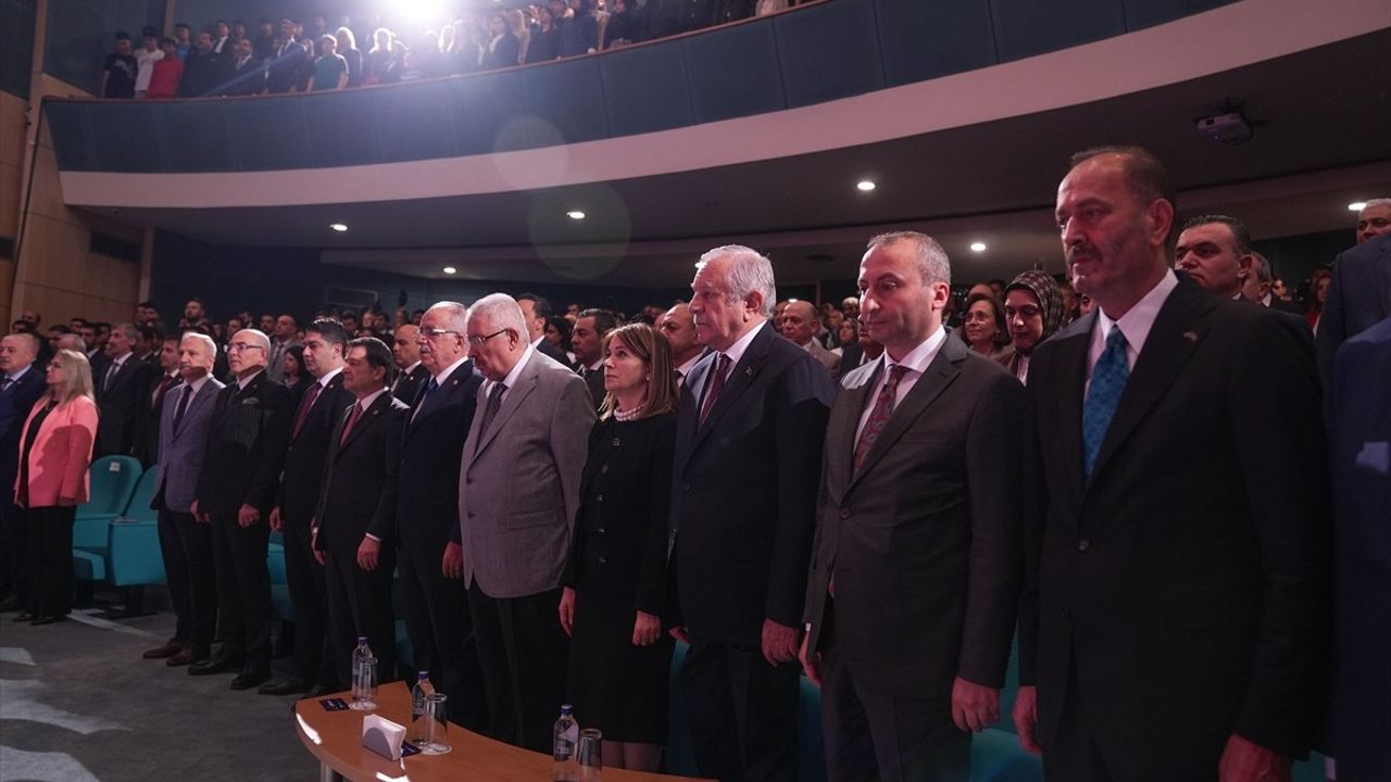 MHP Genel Başkan Yardımcısı Zühal Topcu, Siyaset ve Liderlik Okulu Sertifika Töreninde Konuştu