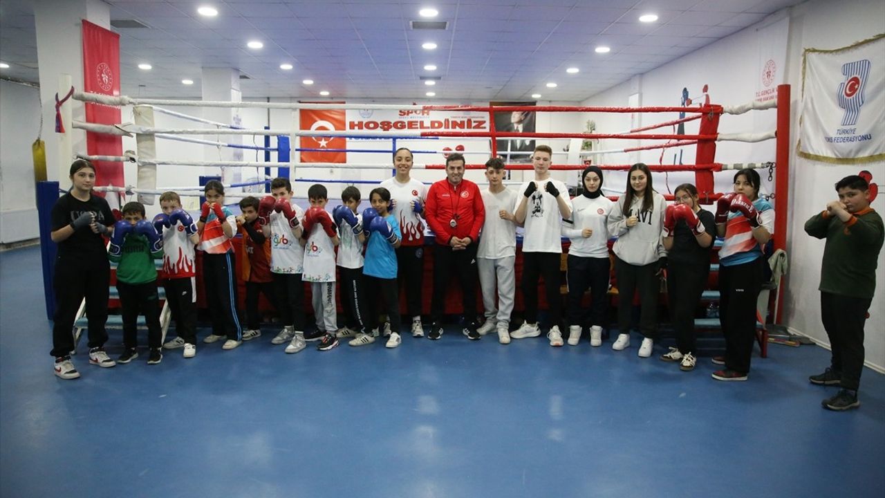 Milli Boksör Sudenaz Dokgöz, Avrupa Şampiyonası'nda Altın Madalya Hedefliyor