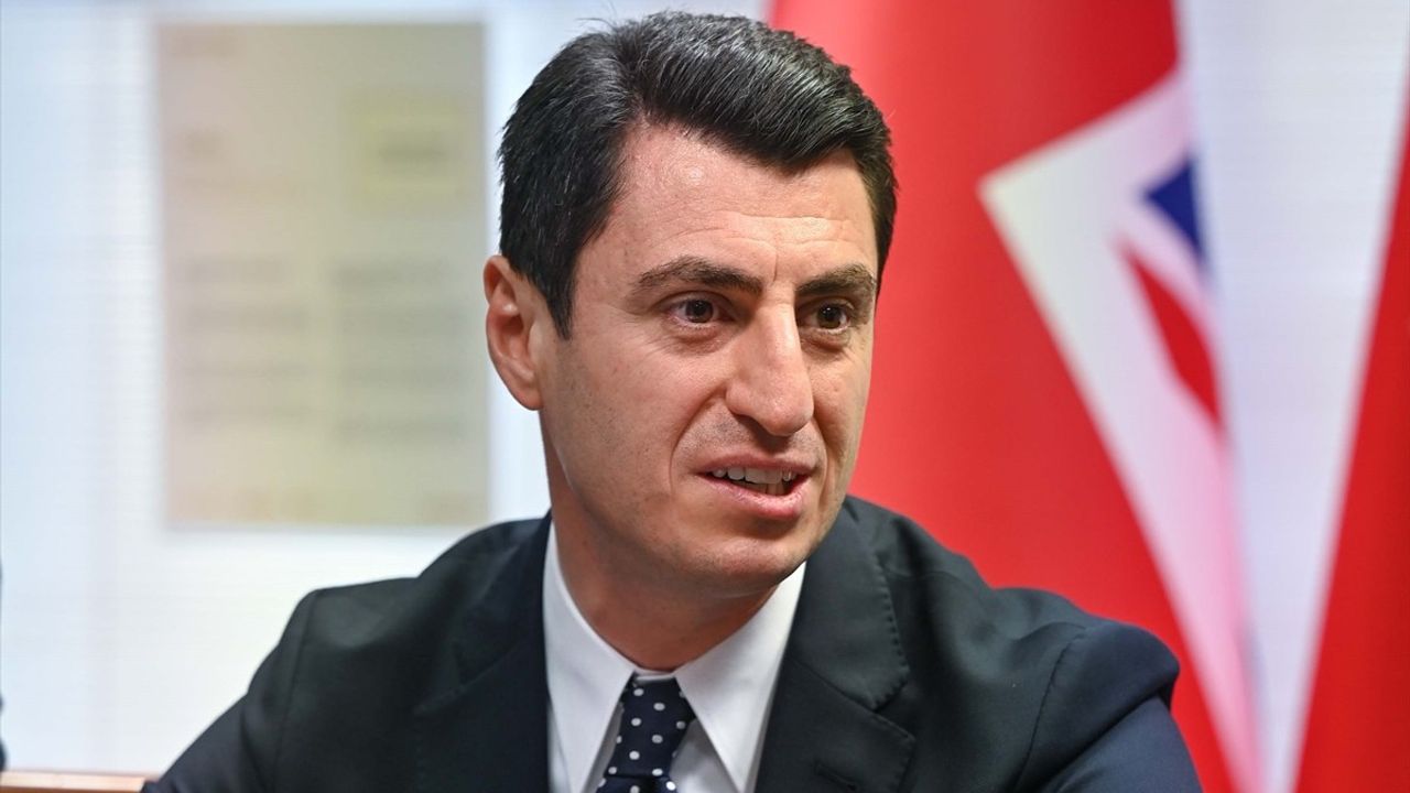 Milli Eğitim Bakan Yardımcısı Macit, İngiltere'de Türk Öğretmenlerle Buluştu