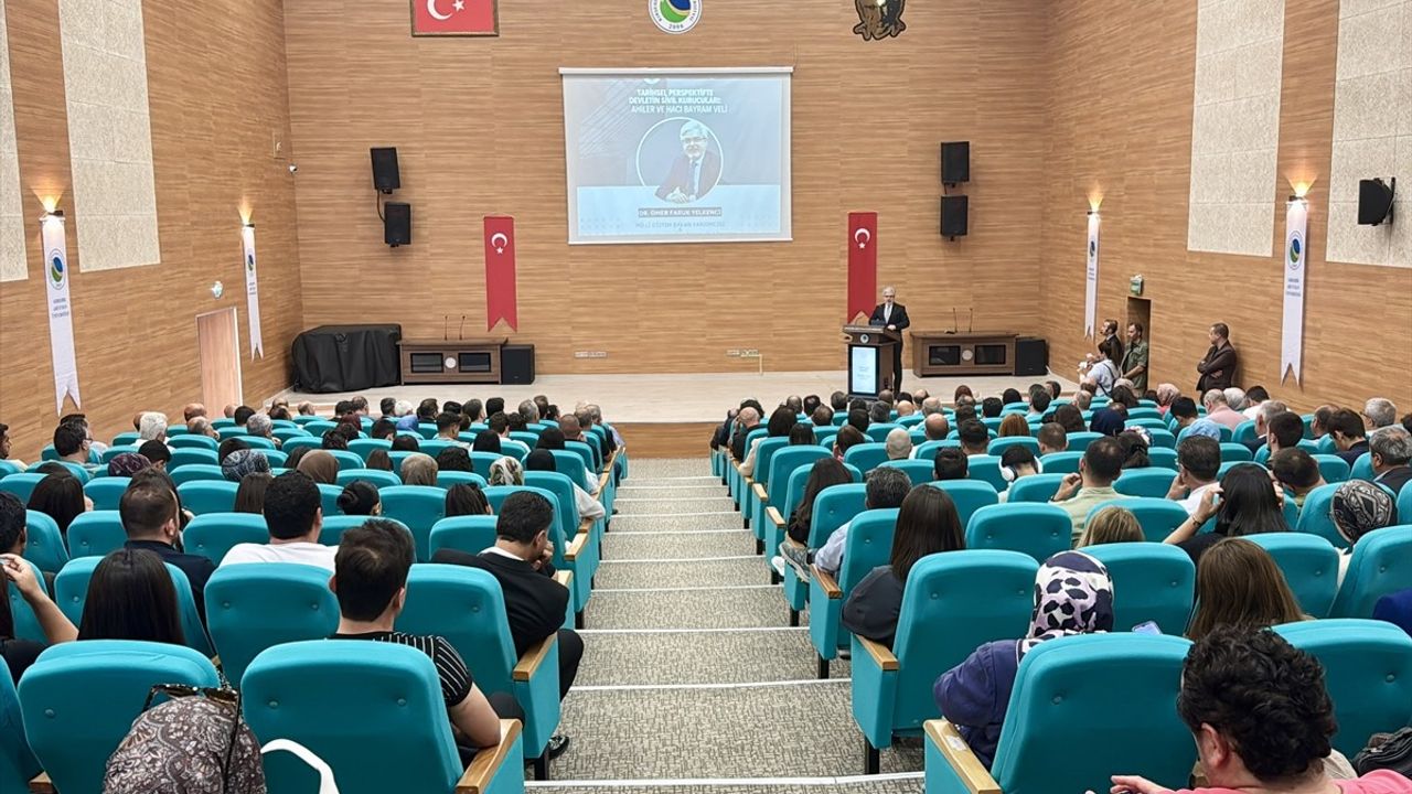 Milli Eğitim Bakan Yardımcısı Ömer Faruk Yelkenci, Kırşehir'de Konferansa Katıldı