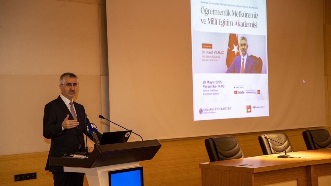 Milli Eğitim Bakan Yardımcısı Yılmaz, Öğretmen Eğitimine Yenilik Getiriyor