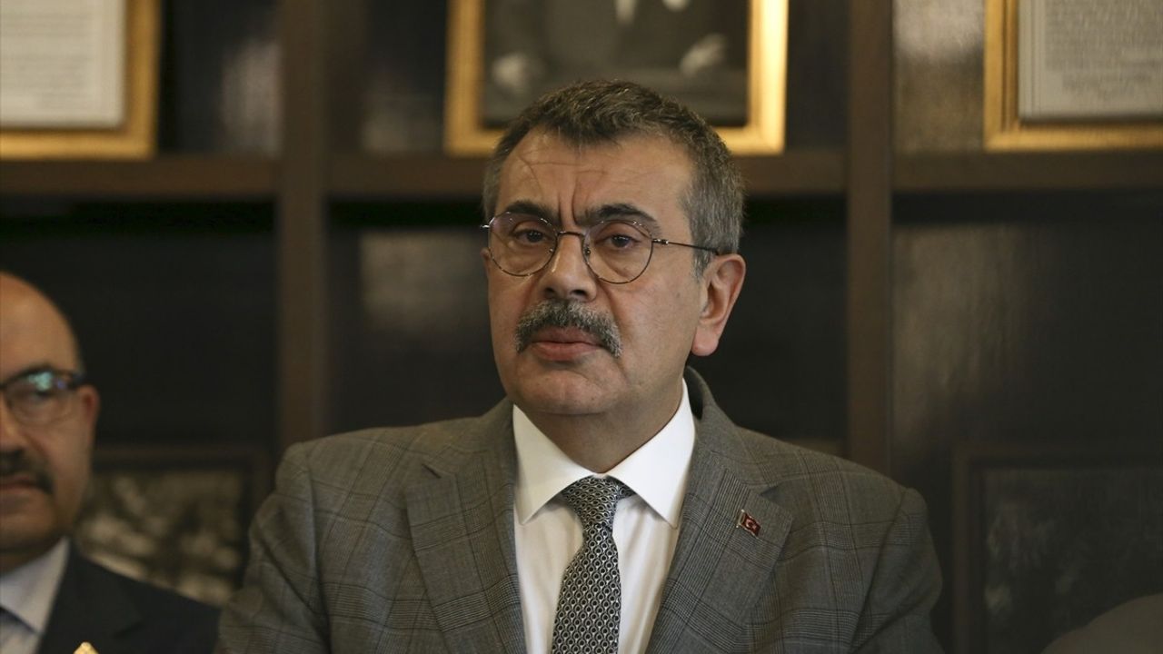 Milli Eğitim Bakanı Tekin, Balıkesir'de Eğitim Değerlendirme Toplantısı Düzenledi