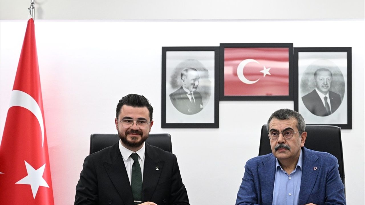 Milli Eğitim Bakanı Tekin, Robot Yarışması'nda Eğitimde Yeni Yaklaşımları Vurguladı