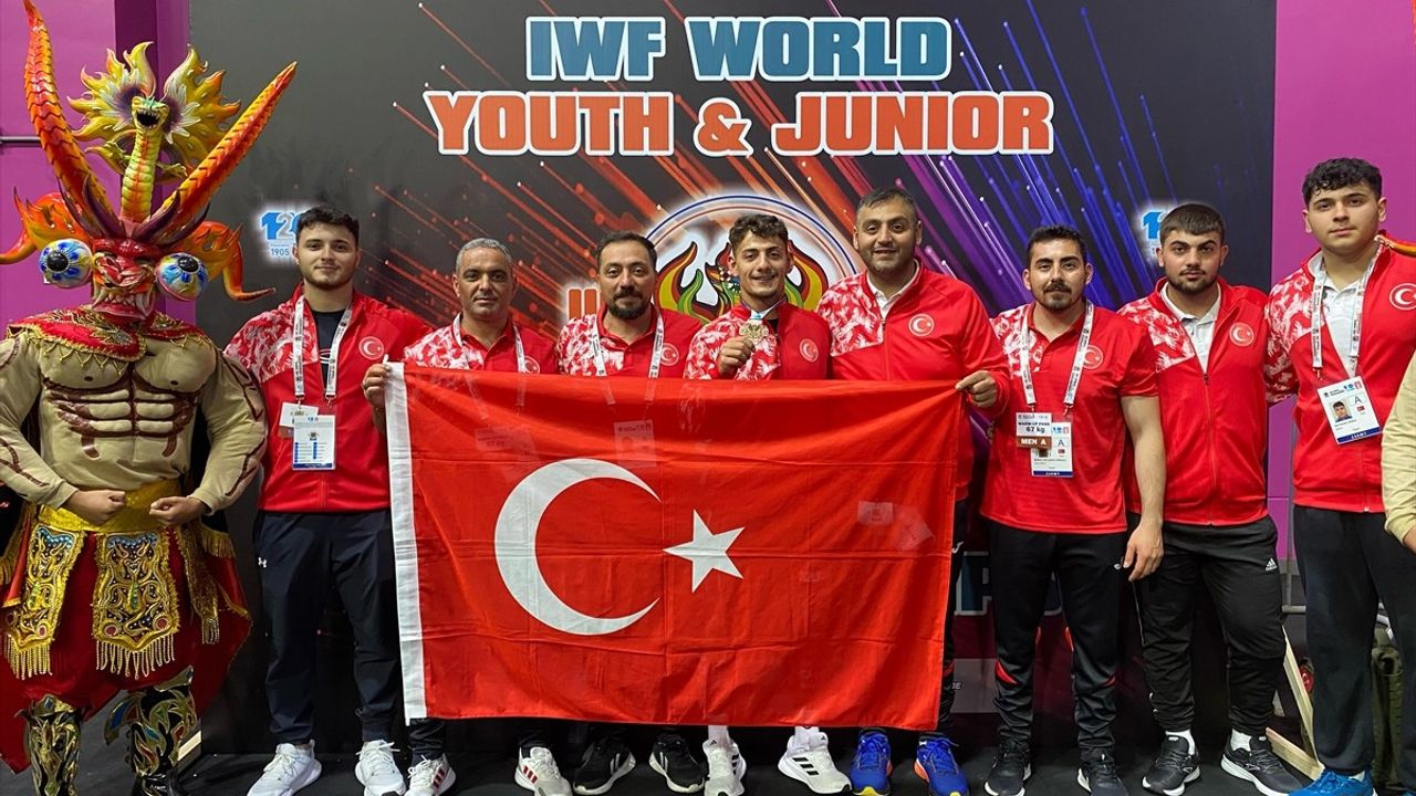 Milli Halterciler Dünya Şampiyonası'nda 4 Madalya Kazandı