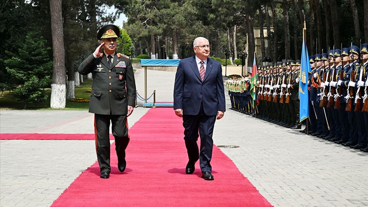 Milli Savunma Bakanı Yaşar Güler, Azerbaycan Savunma Bakanı Zakir Hasanov ile Görüştü