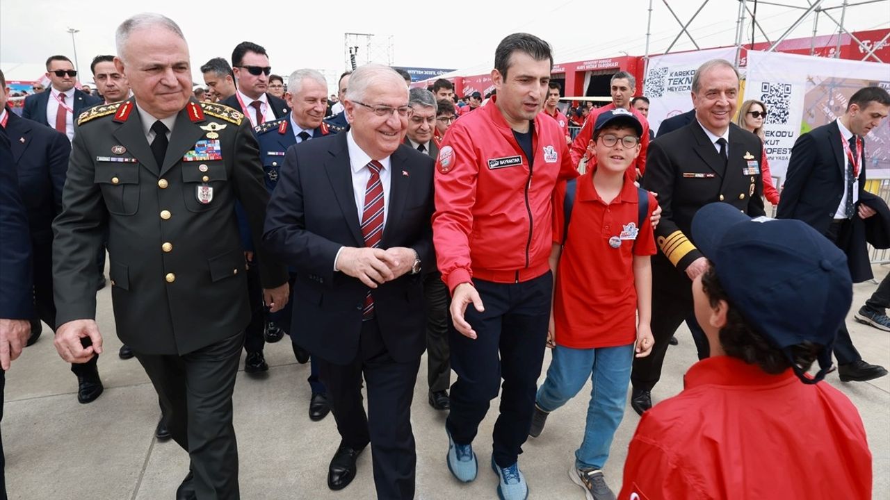Milli Savunma Bakanı Yaşar Güler, TEKNOFEST KKTC'de Gençlerle Buluştu