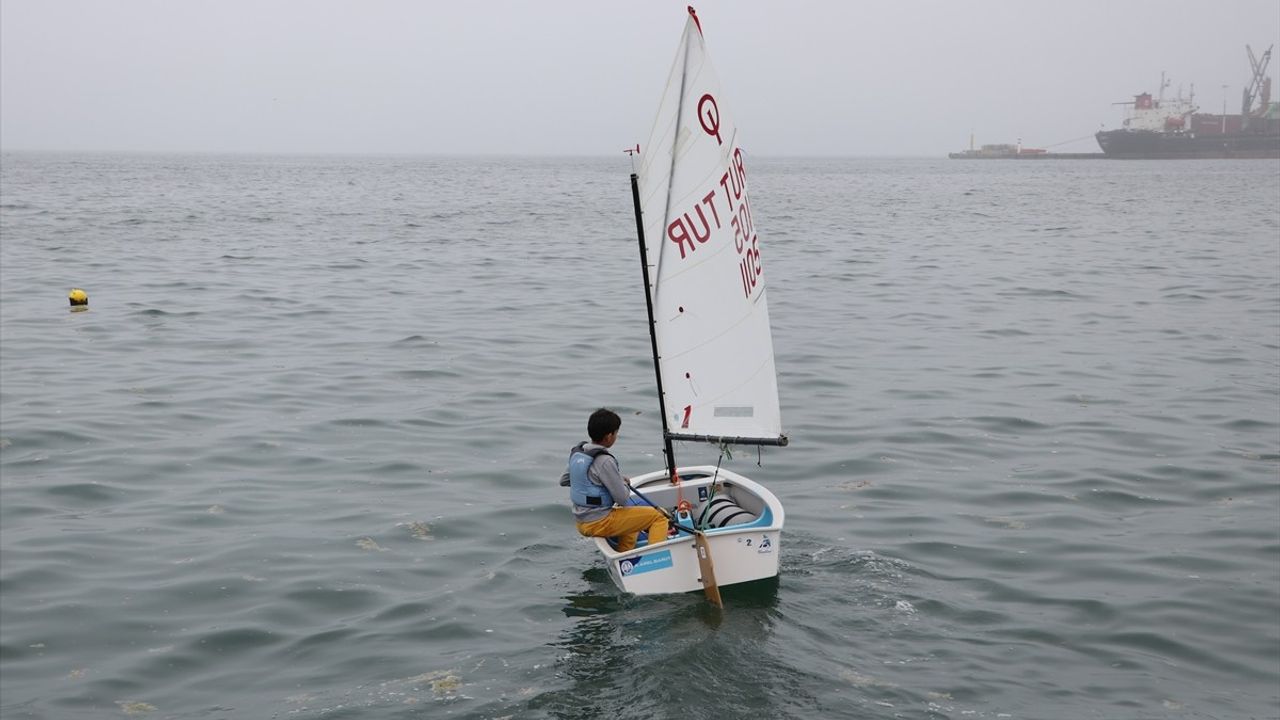 Milli Yelkenci Ahmet Arel Barut, Optimist Avrupa Şampiyonası'na Hazırlanıyor