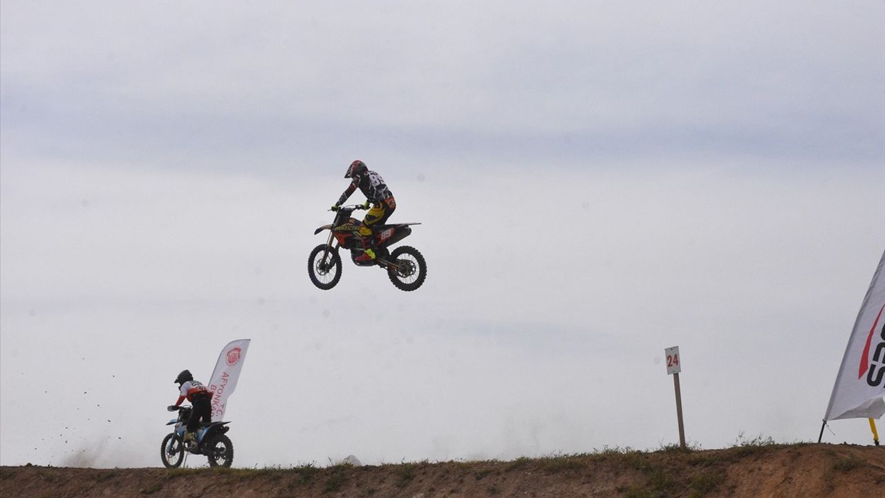 Motokrosta Türkiye, Avrupa Gençler ve Balkan Şampiyonaları İlk Gün Geride Kaldı