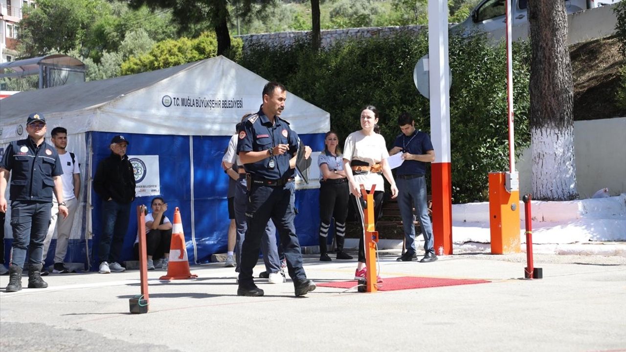 Muğla'da 286 Aday, İtfaiye Eri Olmak İçin Parkurlarda Yarıştı