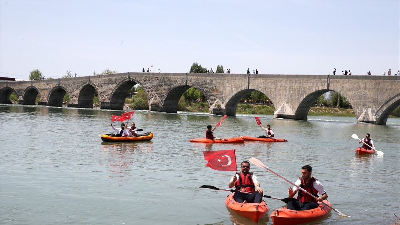 Muş'ta Gençlik ve Spor Bayramı Etkinlikleri: Doğa Yürüyüşü ve Şenlik
