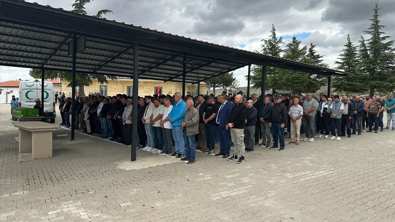 Nevşehir'deki Zincirleme Trafik Kazasında Ağır Yaralanan Bebek Hayatını Kaybetti