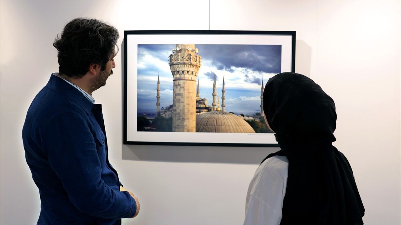 Nevzat Yıldırım'ın 'İstanbul'u Sevmek' Fotoğraf Sergisi Sanatseverlerle Buluştu