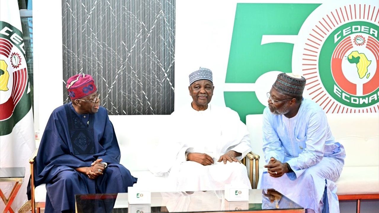 Nijerya'da ECOWAS'ın 50. Yılı Kutlandı