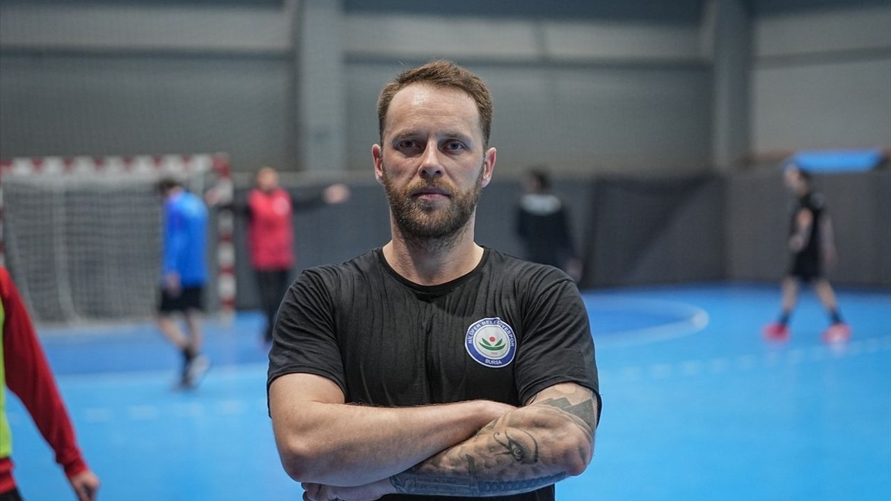 Nilüfer Belediyespor Hentbol Takımı Beşiktaş ile Şampiyonluk İçin Mücadele Edecek