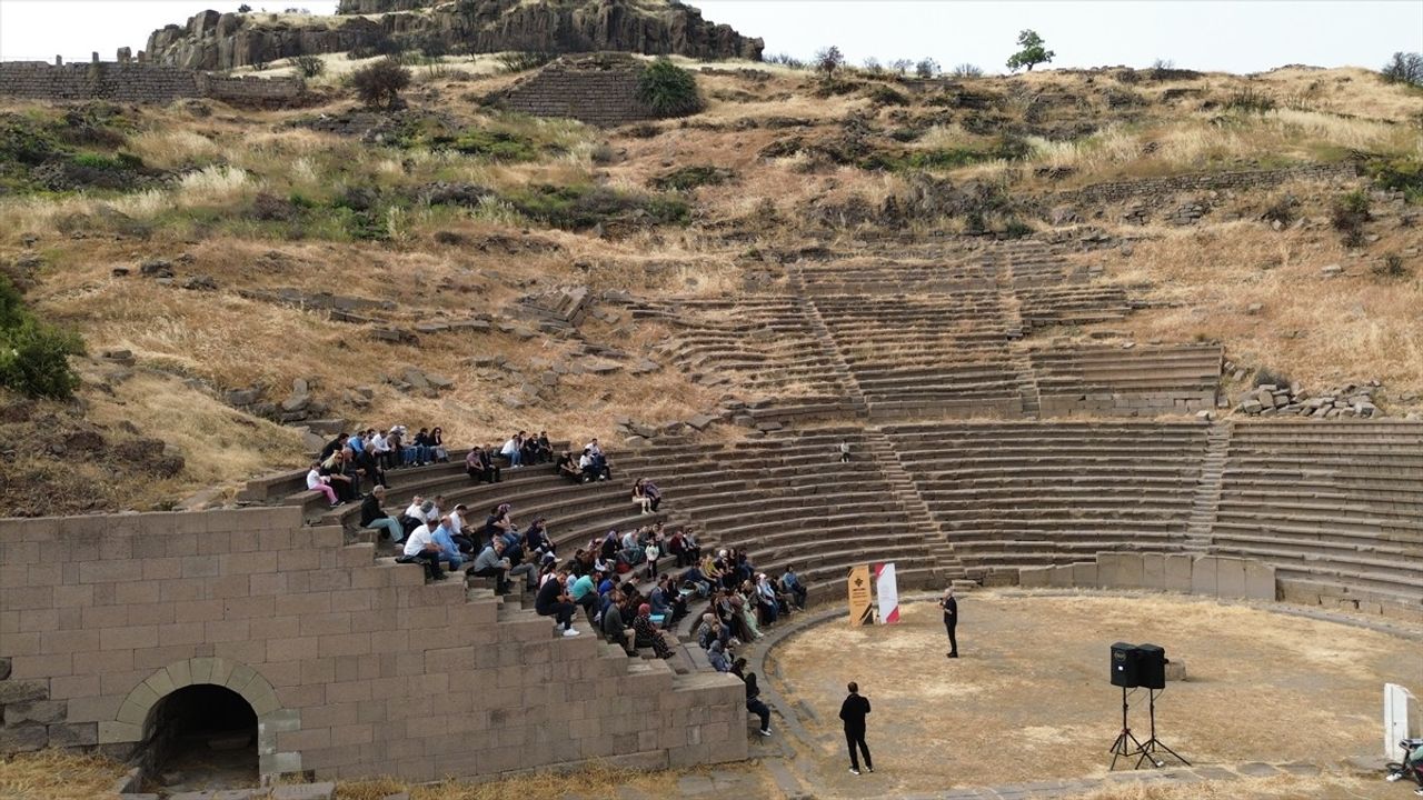 Öğretmenler Şehir ve Kültür Akademisi Eğitimini Assos'ta Aldı