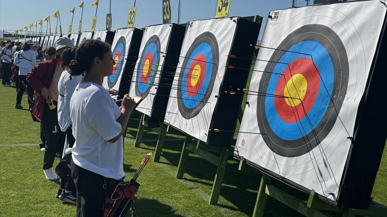 Okul Sporları Türkiye Okçuluk Şampiyonası Samsun'da Başladı