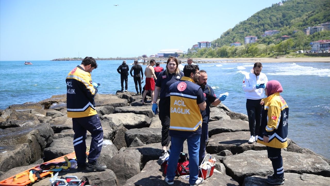 Ordu'da Denizde Boğulma Tehlikesi Geçiren 3 Lise Öğrencisi Tedavi Altına Alındı