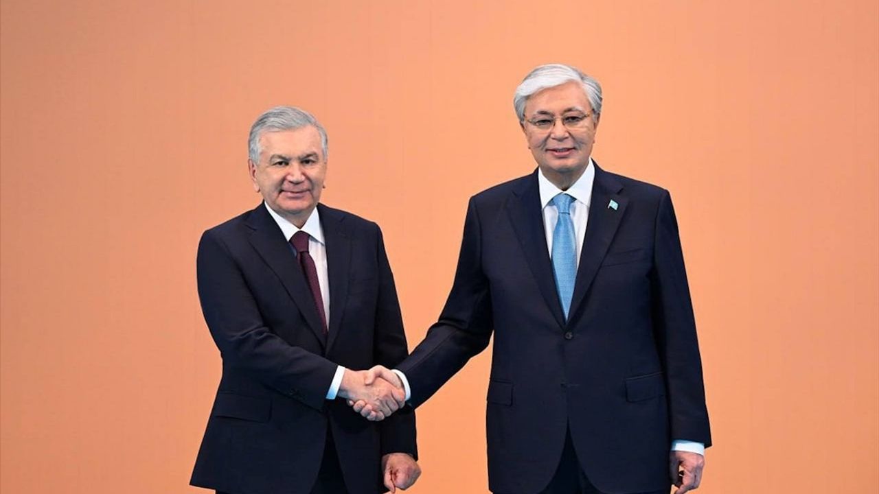 Özbekistan Cumhurbaşkanı Mirziyoyev, Orta Asya-İtalya Zirvesi'nde İşbirliği Vurgusu Yaptı