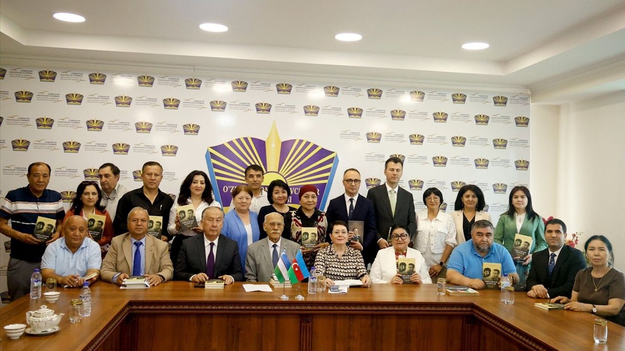 Özbekistan'da Haydar Aliyev’in Hayatını Anlatan Kitap Tanıtıldı