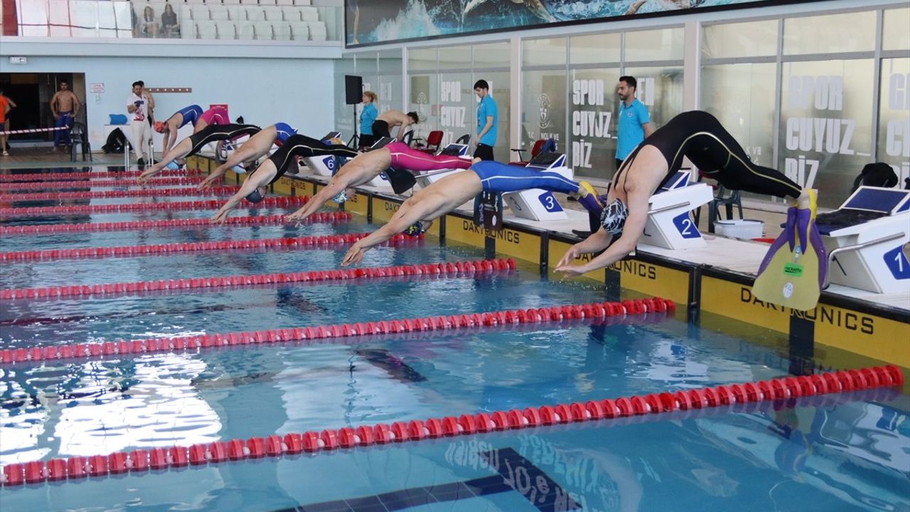 Paletli Yüzme Açık Yaş Bireysel Türkiye Şampiyonası Edirne'de Başladı
