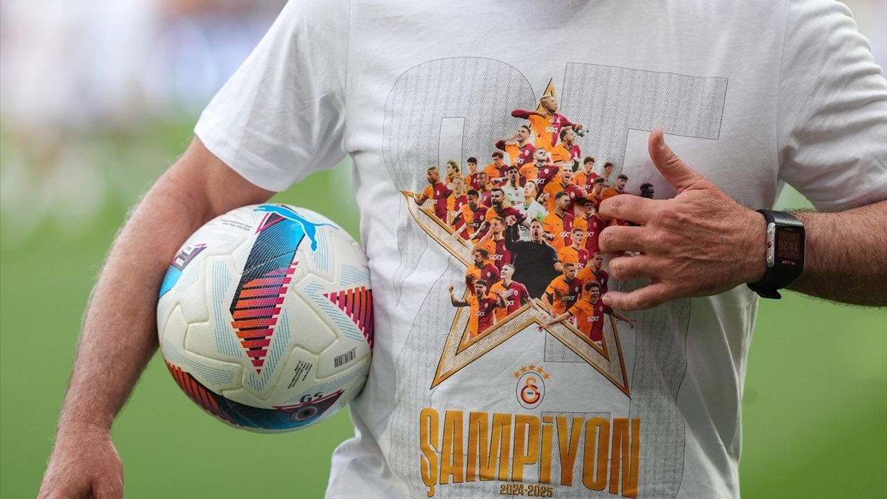 Paris'te İsrail'e Yaptırım Çağrısıyla Büyüyen Protesto