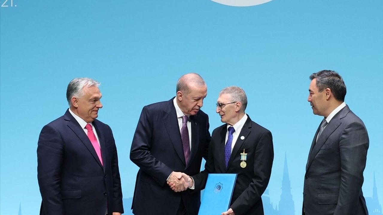 Prof. Dr. Aziz Sancar'a 'Ali Şir Nevai Uluslararası Ödülü' Takdim Edildi