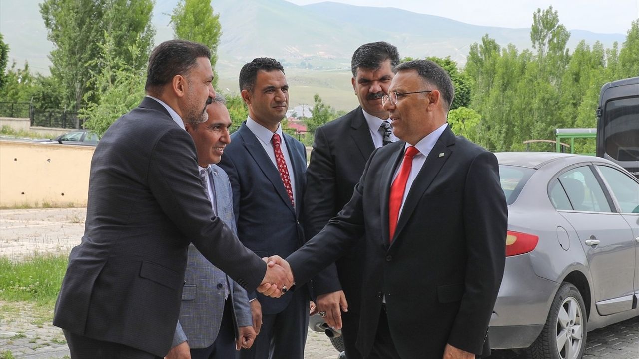 Prof. Dr. Ekrem Gürel, Iğdır Üniversitesi Rektörlüğü Görevine Başladı