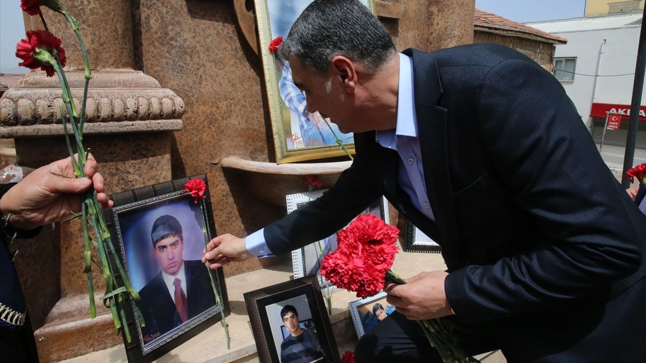 Reyhanlı'da Bombalı Saldırılarda Hayatını Kaybedenler Anıldı