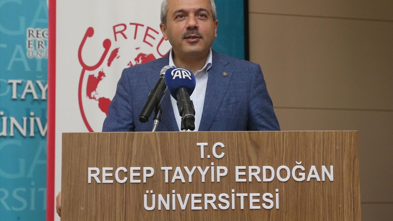 Rize'de 'Arayış Şifa' Konulu Panel Düzenlendi