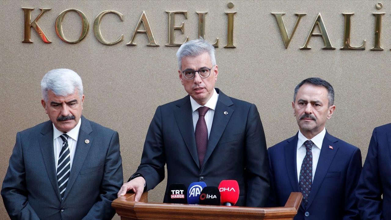 Sağlık Bakanı Memişoğlu, Kocaeli'de Sağlık Yatırımlarını ve Toplum Sağlığını Vurguladı