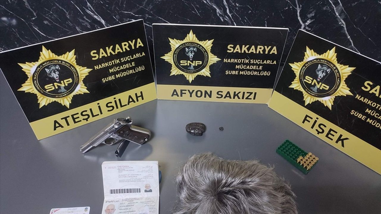 Sakarya'da 18 Yıl 9 Ay Hapis Cezası Olan Hükümlü Sahte Kimlikle Yakalandı