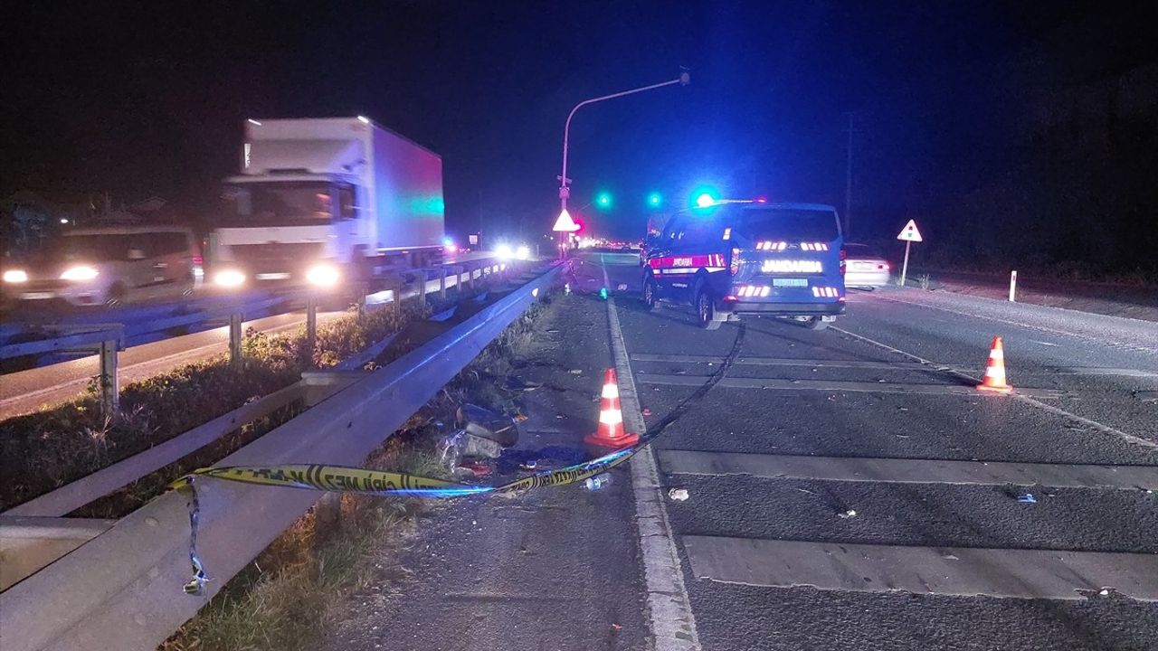 Sakarya'da Elektrikli Bisiklet ile Motosiklet Çarpıştı: 1 Ölü, 1 Yaralı