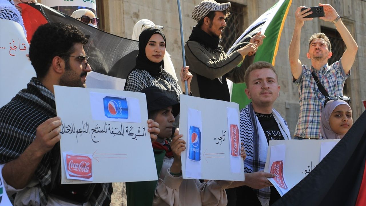 Şam'da Gazze'ye Destek Gösterisi Düzenlendi