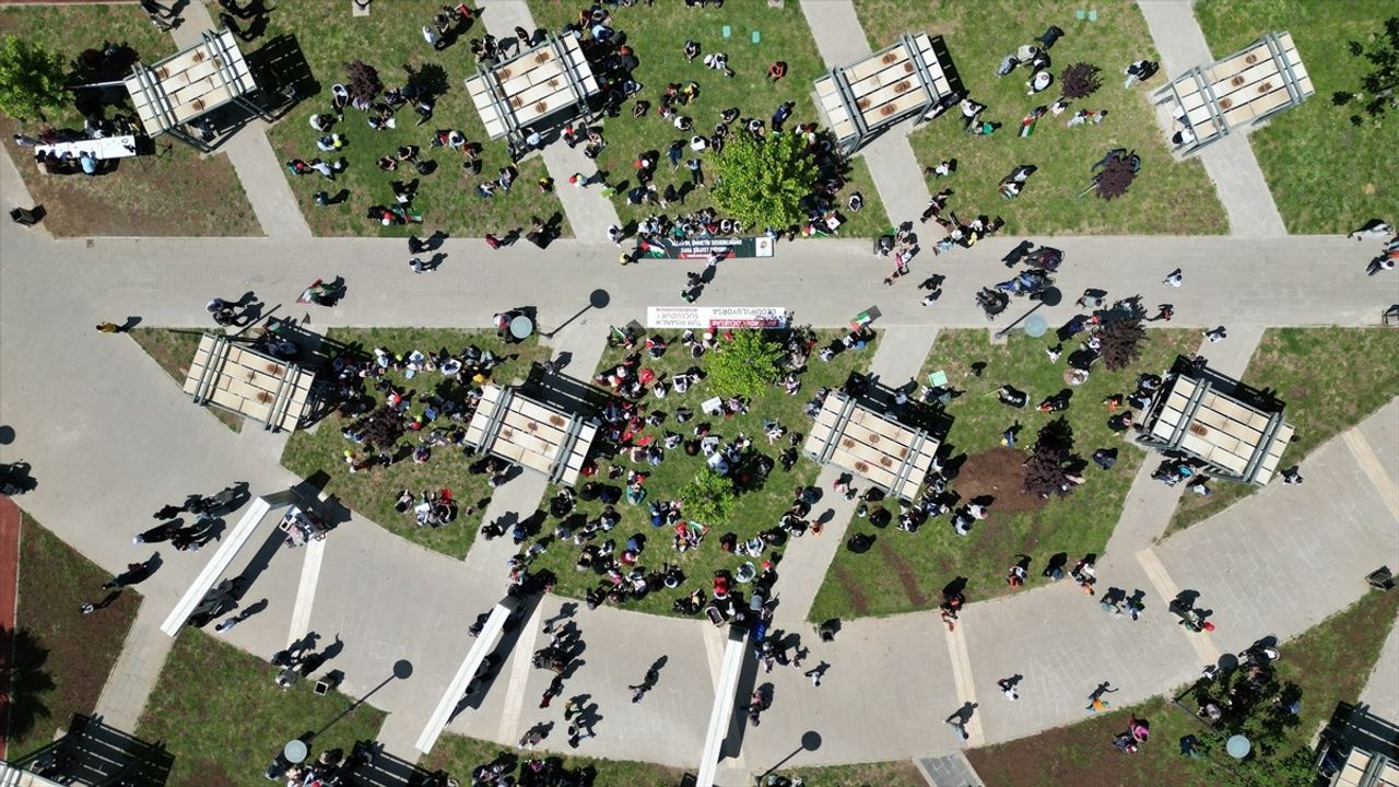 Şanlıurfa'da Kadın ve Çocuklardan Gazze'ye Destek Oturma Eylemi