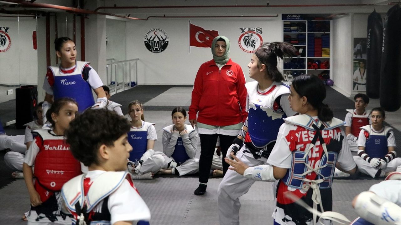 Sayan Ailesi, Tekvando ile Geleceğin Şampiyonlarını Yetiştiriyor