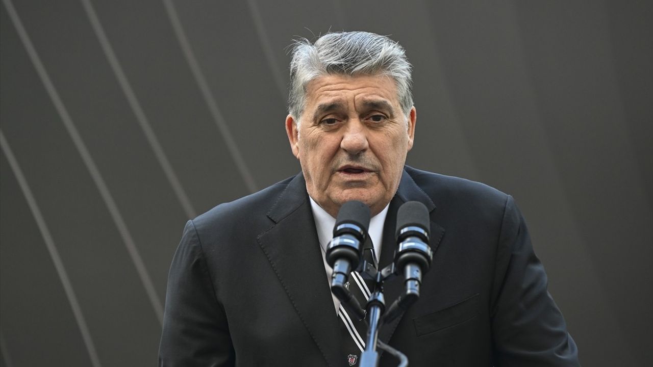 Serdal Adalı ve Yönetimi Mazbatalarını Aldı