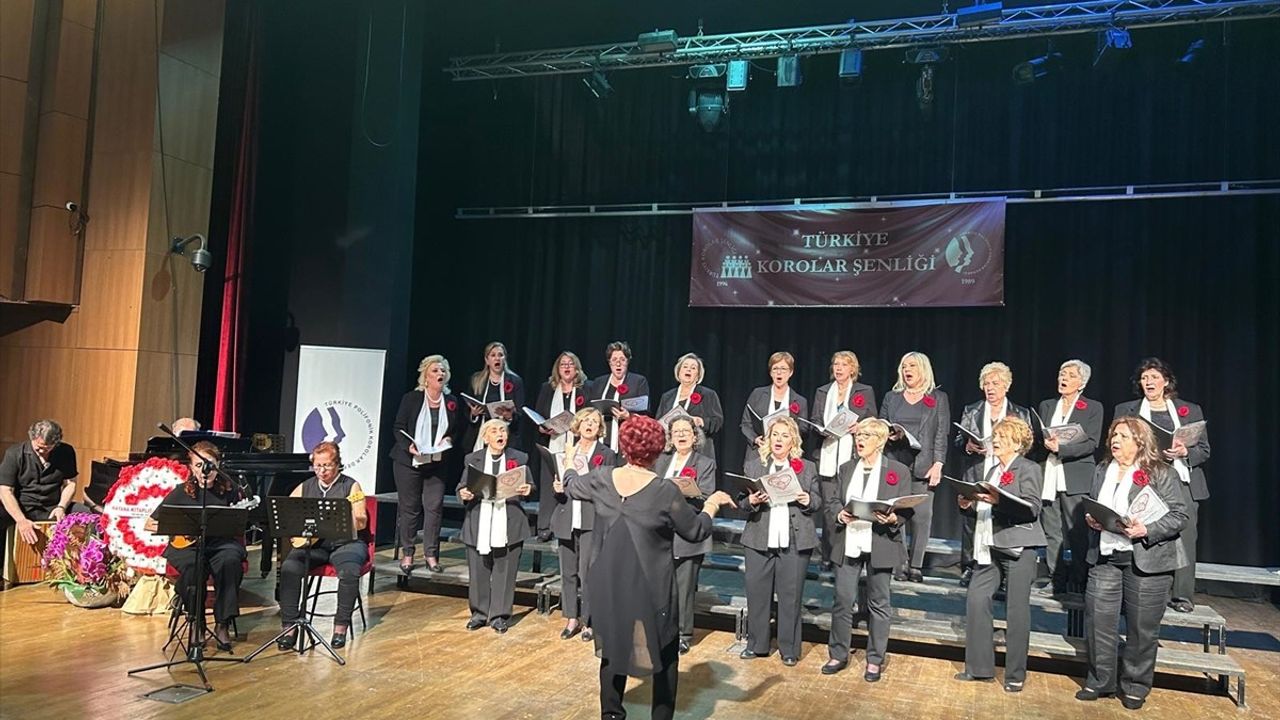 Sevda Cenap And Müzik Vakfı Koroları 27. Türkiye Korolar Şenliği'nde Sahne Alacak