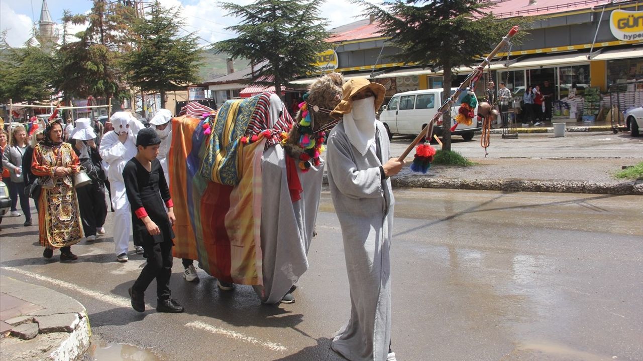 Sivas'ın Zara İlçesinde 60 Yıl Aradan Sonra 'Saya Gezmesi' Geleneği Yeniden Canlandı