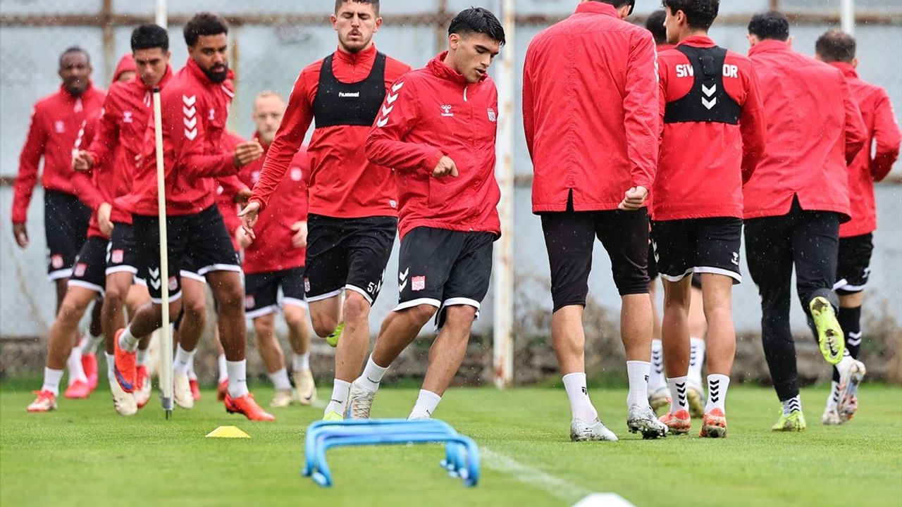 Sivasspor, Galatasaray maçı için hazırlıklarını sürdürüyor
