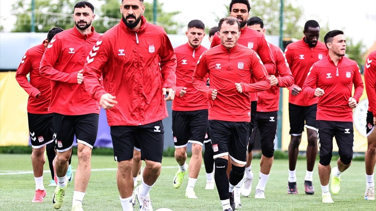 Sivasspor, Galatasaray Maçına Hazırlığı Tamamladı