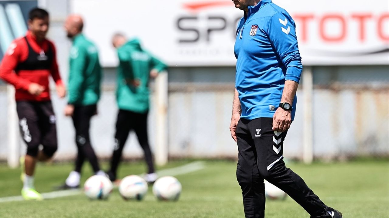 Sivasspor, Süper Lig'de Kritik Üç Maç Oynayacak
