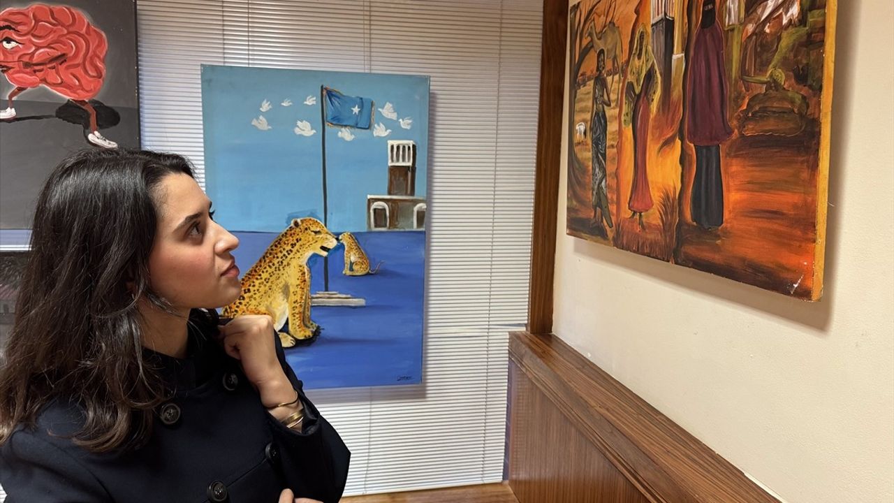 Somalili Genç Sanatçıların Eserleri Londra'da Sanatseverlerle Buluştu