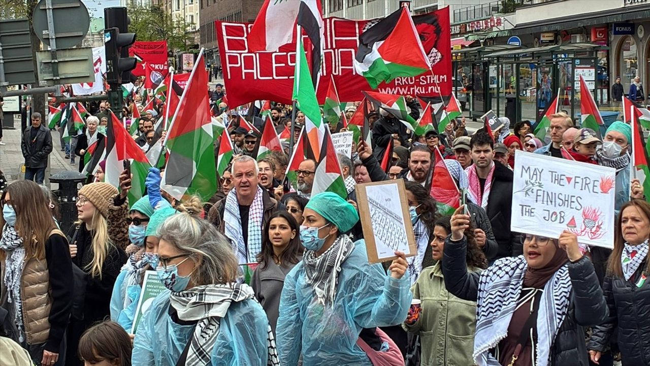 Stockholm'de 1 Mayıs Gösterisi: İsrail'in Gazze Saldırılarına Protesto